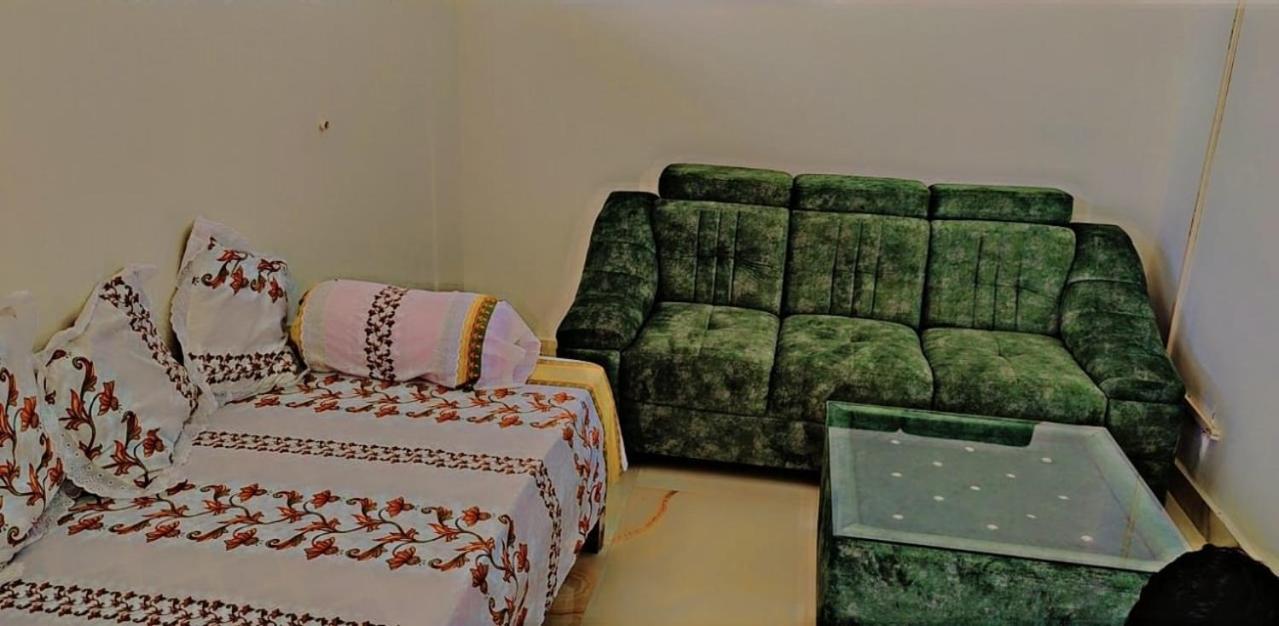Glamour Palace Hotel Гая Екстериор снимка